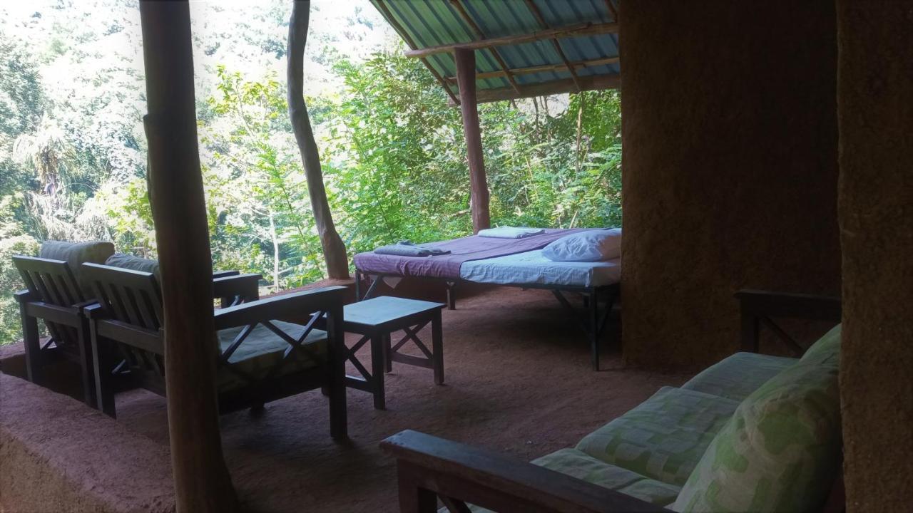 Chalet In The Jungle Pallegama Bagian luar foto